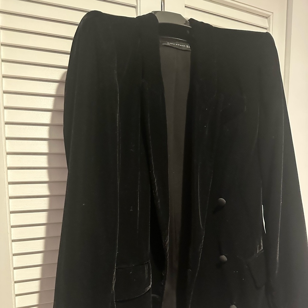Zara velvet blazer